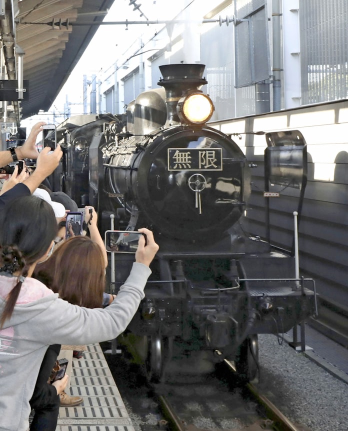 Sl鬼滅の刃 熊本 博多間で運行開始 Jr九州 日本経済新聞 Sl鬼滅の刃 熊本 博多間で運行開始 Jr九州 日本経済新聞