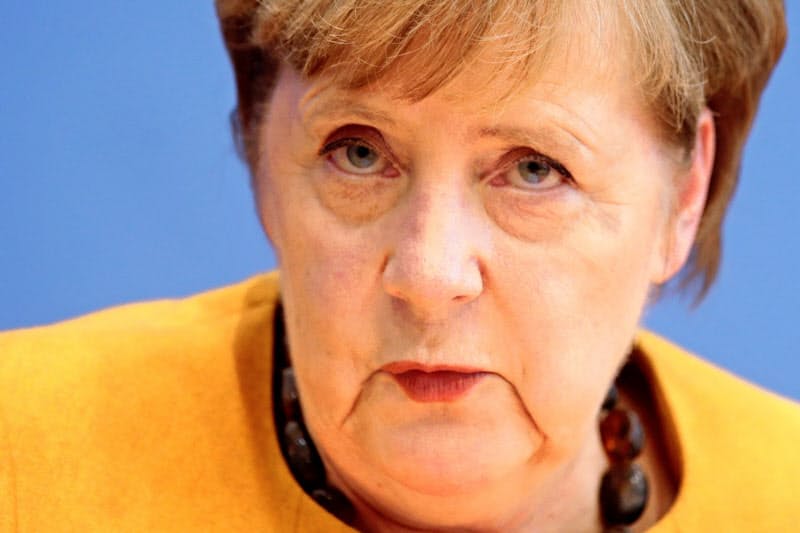 ロックダウン初日に記者会見したメルケル独首相=ロイター ロックダウン初日に記者会見したメルケル独首相=ロイター