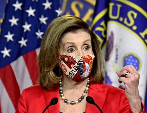 選挙前には米民主党が下院で5~15議席伸ばすとの圧勝シナリオが広がったが不発に終わった(写真は民主党のペロシ下院議長)=ロイター