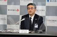 横浜銀の大矢頭取が記者会見した(11日、横浜市) 横浜銀の大矢頭取が記者会見した(11日、横浜市)