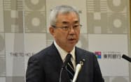 記者会見する東邦銀行の佐藤稔頭取(13日、福島市) 記者会見する東邦銀行の佐藤稔頭取(13日、福島市)