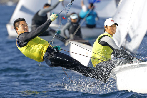 岡田 外薗組が優勝 セーリング全日本470級 日本経済新聞 岡田 外薗組が優勝 セーリング全日本470級 日本経済新聞