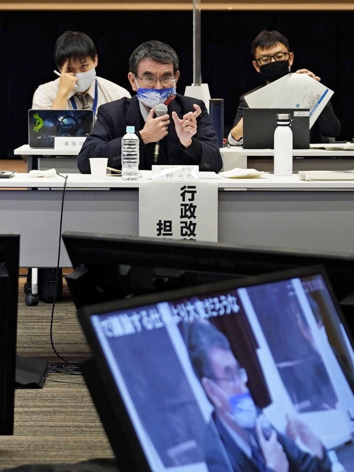 温暖化予算 河野氏 便乗 認めず 行政レビュー終了 日本経済新聞