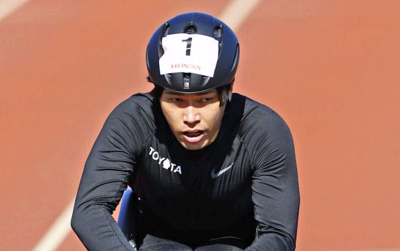 大分車いすマラソン男子で優勝した鈴木朋樹=共同
大分車いすマラソン男子で優勝した鈴木朋樹=共同