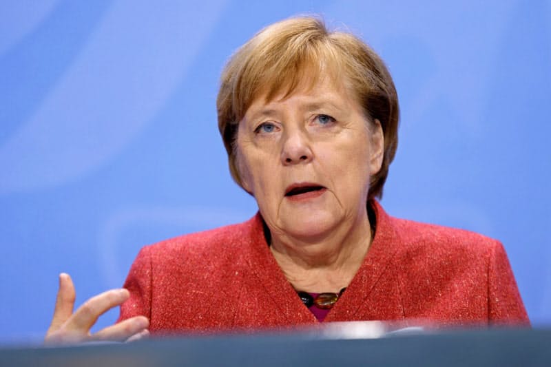 メルケル首相はパーティーなどを開かず、接触を最小限に抑えるように呼びかけた=ロイター メルケル首相はパーティーなどを開かず、接触を最小限に抑えるように呼びかけた=ロイター