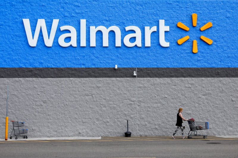 米ウォルマート増収増益 8~10月、ネット通販8割増