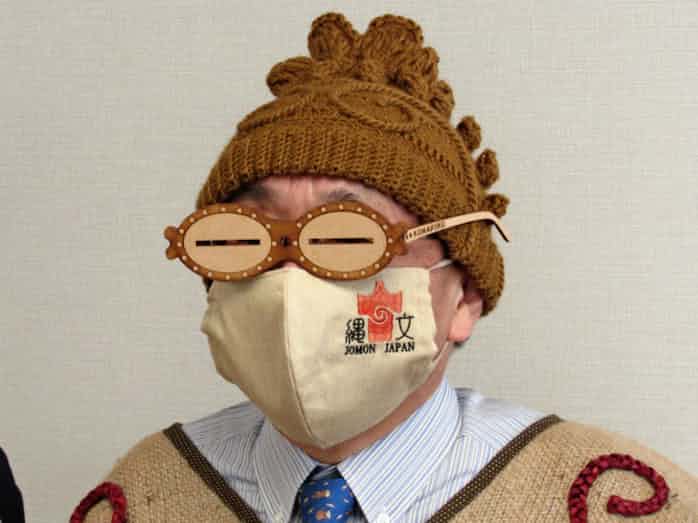 遮光器土偶ニット帽 再販 青森の縄文遺跡 日本経済新聞