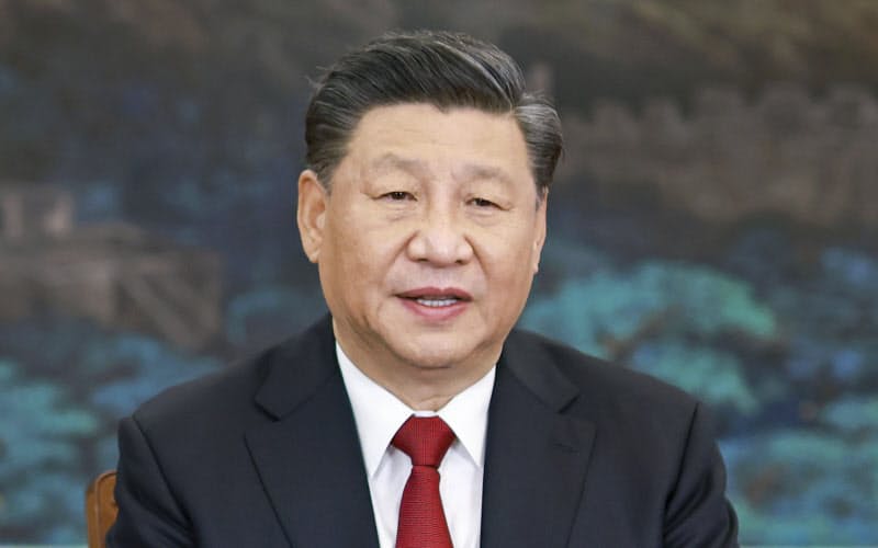 オンラインで開かれたAPEC首脳会議の関連会合で演説する中国の習近平国家主席(19日、北京)=新華社・共同 オンラインで開かれたAPEC首脳会議の関連会合で演説する中国の習近平国家主席(19日、北京)=新華社・共同