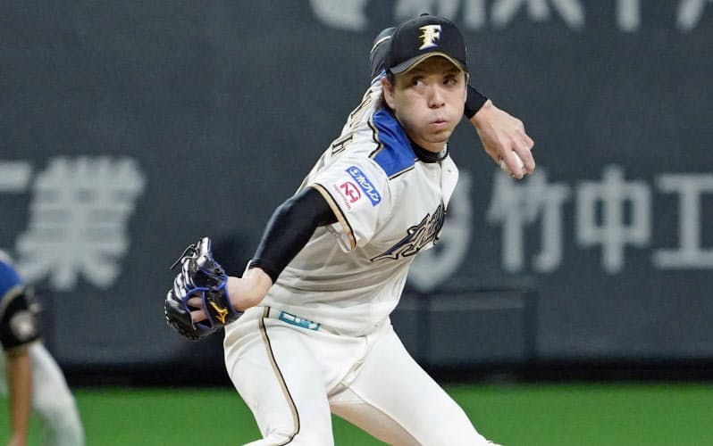 今季途中から抑えを任されるようになった宮西は粘り腰の投球が光る=共同 今季途中から抑えを任されるようになった宮西は粘り腰の投球が光る=共同
