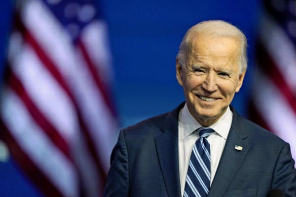 バイデン氏と政権移行チームは最新の機密情報を入手できるようになる=AP