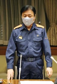 福岡県庁で開かれた鳥インフルエンザの対策本部会議で発言する小川洋知事(25日午前)=共同