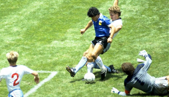 マラドーナさん死去 サッカー界のスーパースター 日本経済新聞 マラドーナさん死去 サッカー界のスーパースター 日本経済新聞