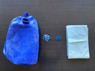 伊藤忠商事は長崎県対馬市の海岸に流れ着くプラスチックごみを原料に再生し、ゴミ袋に配合した 伊藤忠商事は長崎県対馬市の海岸に流れ着くプラスチックごみを原料に再生し、ゴミ袋に配合した