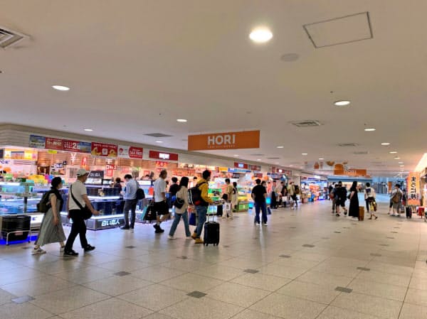 新千歳空港などで旅客数の減少が続いている