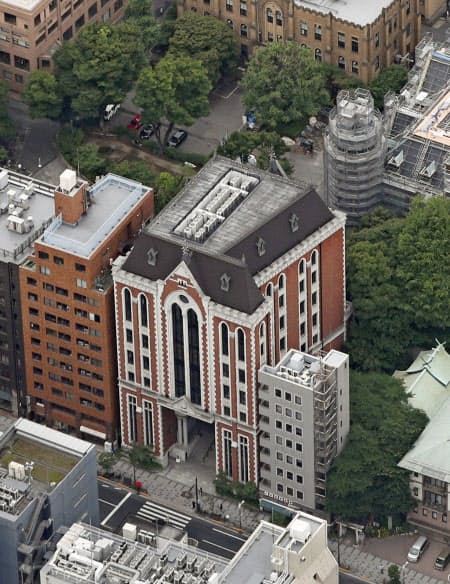 慶応義塾大学の三田キャンパス(東京都港区)=共同