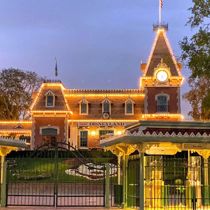 米ディズニー 解雇3万00人に拡大 コロナ休業長期化 日本経済新聞 米ディズニー 解雇3万00人に拡大 コロナ休業長期化 日本経済新聞