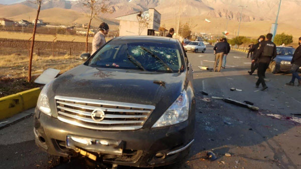 27日、テヘラン近郊で襲撃を受けたとされる車両=ロイター・WANA