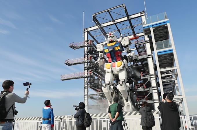 実物大 ガンダム ついに起動 横浜に記念施設 日本経済新聞