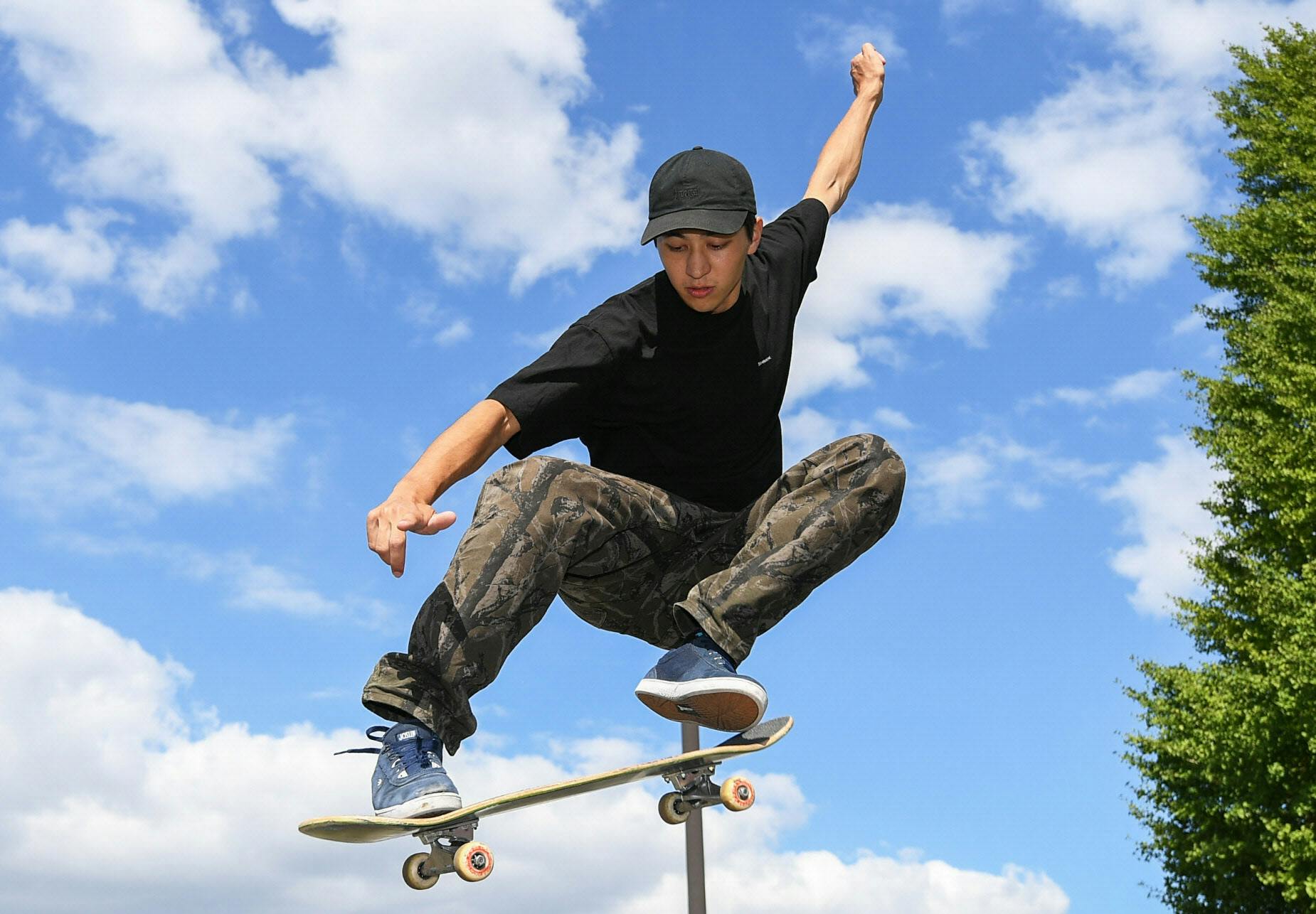 技と笑顔のスケボー動画ブレイク 現役学生が描く未来 Nikkei Style 技と笑顔のスケボー動画ブレイク 現役学生が描く未来 Nikkei Style