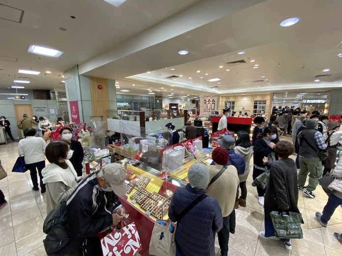 そごう西神店跡の施設 約30店が暫定開業 日本経済新聞