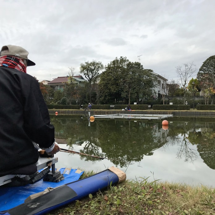 行船公園 東京 江戸川 釣り池閑散 一瞬を待つ 日本経済新聞 行船公園 東京 江戸川 釣り池閑散 一瞬を待つ 日本経済新聞