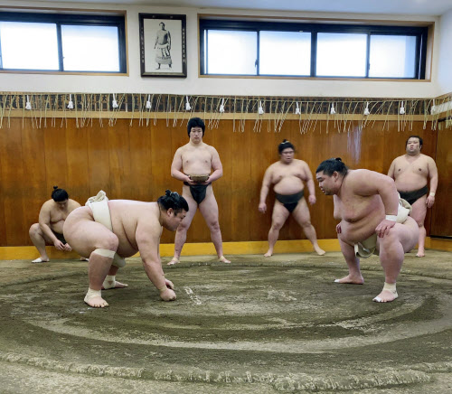 かど番の大関 正代 出だし重要 初場所へ向け稽古始め 日本経済新聞