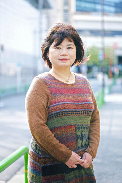真梨幸子 毒発散の超絶 イヤミス 読者もすっきり 日本経済新聞