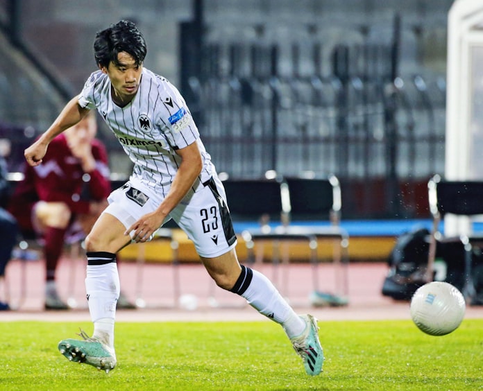 香川真司 新天地デビュー チームはギリシャ杯8強入り 日本経済新聞 香川真司 新天地デビュー チームはギリシャ杯8強入り 日本経済新聞