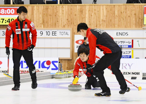 コンサドーレが決勝へ カーリング日本選手権 日本経済新聞 コンサドーレが決勝へ カーリング日本選手権 日本経済新聞