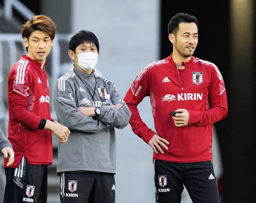 サッカー日本代表 全23選手が集合 25日に韓国戦 日本経済新聞