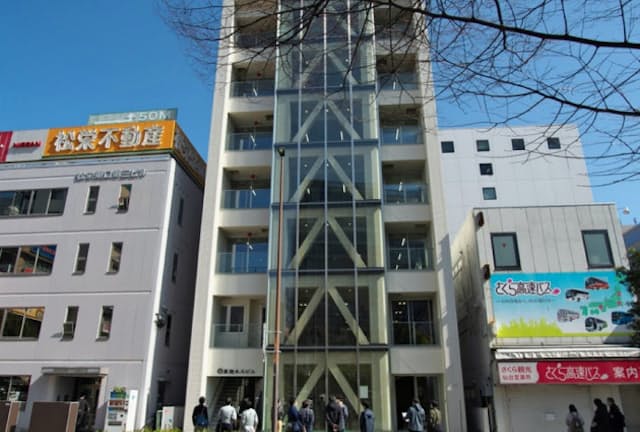 3月末、仙台市内に完成した純木造ビル「高惣木工ビル」（撮影はライターの池谷和浩氏）