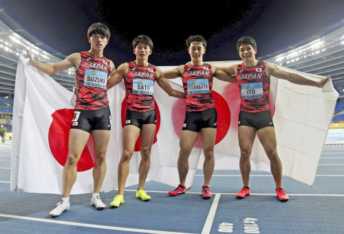 男子1600メートル 日本が銀 陸上世界リレーで初のメダル 日本経済新聞
