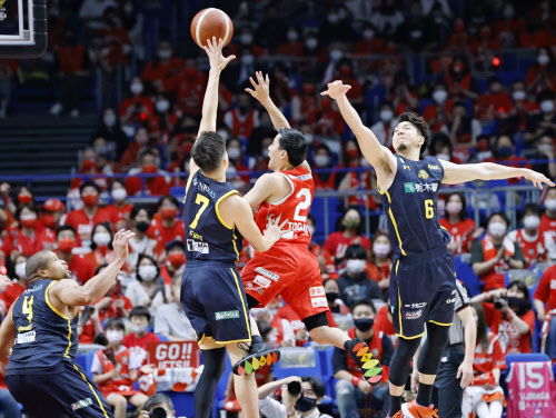 千葉が先勝 優勝に王手 バスケbリーグcs決勝 日本経済新聞