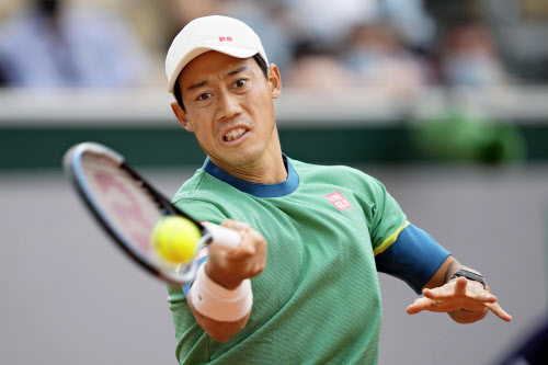 錦織2年ぶり16強 全仏テニス 対戦相手が途中棄権 日本経済新聞