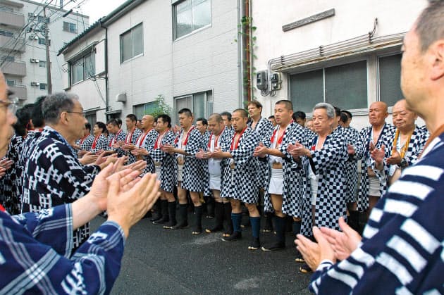 独特な福岡の手締め 博多手一本 起源を探った Nikkei Style 独特な福岡の手締め 博多手一本 起源を探った Nikkei Style