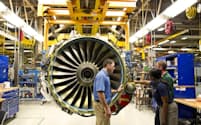 GEは航空機エンジンなど多種多様なデータを総合的に解析。航空機運航の効率化につなげる（GEのエンジン保守工場）