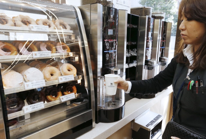 セブン レジ横でドーナツ販売 専用ケース設置 日本経済新聞
