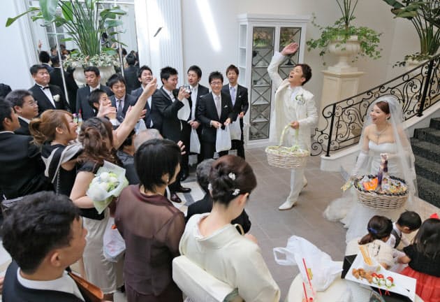 婚礼用トラック 菓子まき 尾張のハデ婚 最新事情 Nikkei Style 婚礼用トラック 菓子まき 尾張のハデ婚 最新事情 Nikkei Style