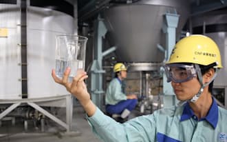 セルロースナノファイバーを製造する日本製紙の岩国工場（山口県岩国市）