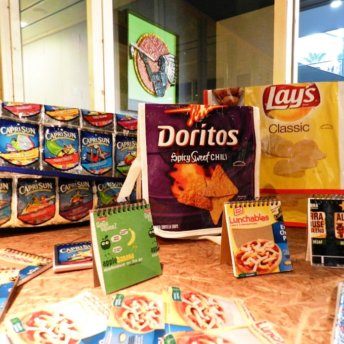 ポテチ袋がおしゃれ文具に ゴミ再生vb日本上陸 日本経済新聞 ポテチ袋がおしゃれ文具に ゴミ再生vb日本上陸 日本経済新聞