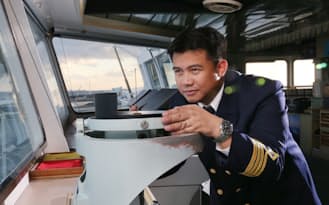 日本郵船はLNG船の船長にフィリピン人のアビアンさんを登用した