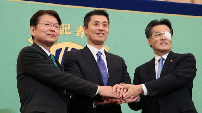 民主代表選、政策論争が本格化 3氏が討論会 - 日本経済新聞