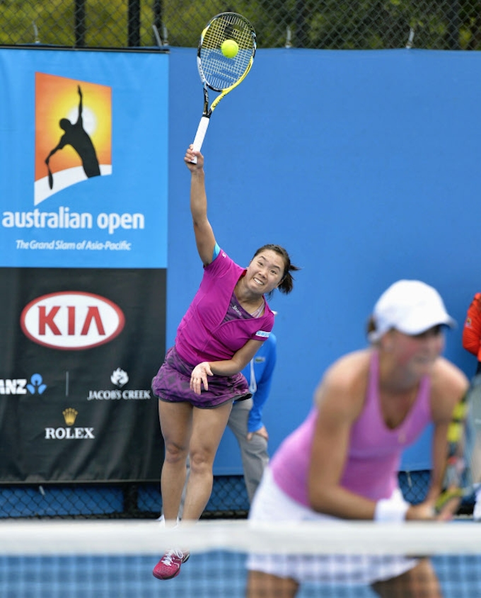 奈良組 1回戦で敗退 全豪テニス女子ダブルス 日本経済新聞