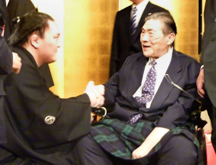 白鵬 生前の大鵬との約束を支えに 最多33度目優勝 日本経済新聞 白鵬 生前の大鵬との約束を支えに 最多33度目優勝 日本経済新聞