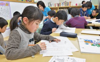 明光キッズの学童保育で放課後を過ごす児童（東京都練馬区）