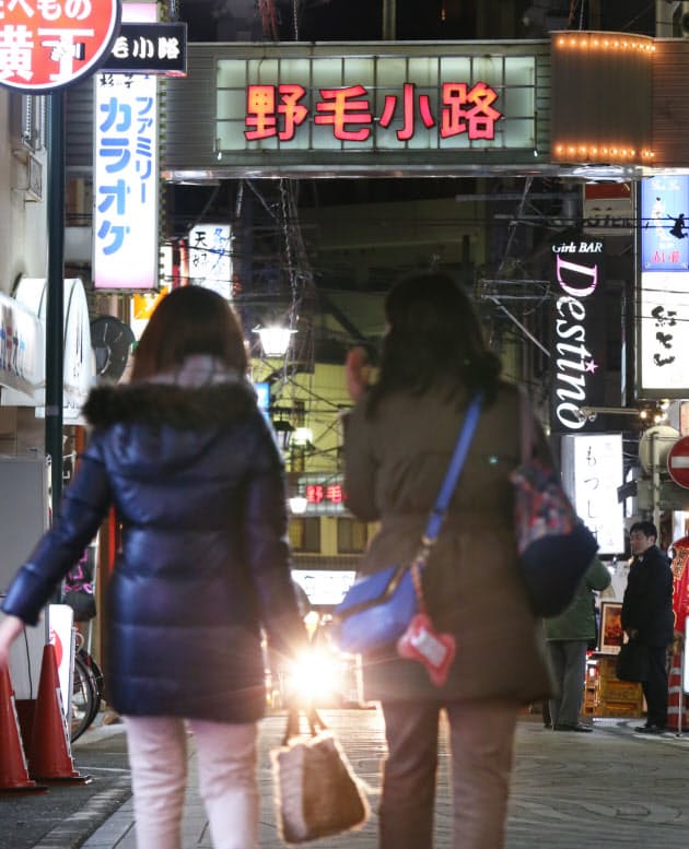 新橋と野毛 女子に染まるおじさんの街 Nikkei Style 新橋と野毛 女子に染まるおじさんの街 Nikkei Style