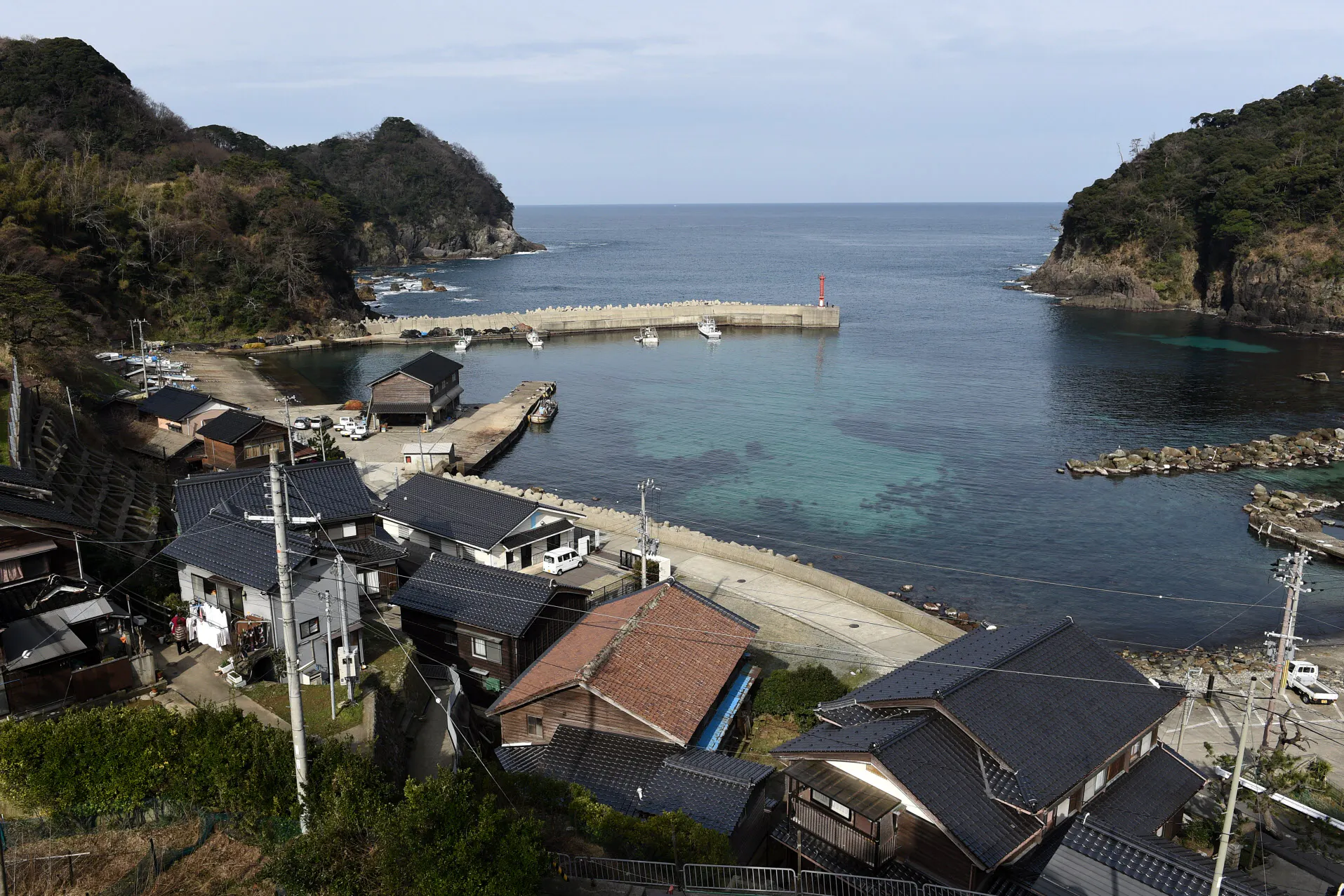宮本輝 海岸列車 写真 日本経済新聞