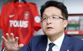 ピッチはカオス 道しるべを 柏監督 吉田達磨 上 日本経済新聞 ピッチはカオス 道しるべを 柏監督 吉田達磨 上 日本経済新聞