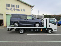 新車1台 大切に届けます ディーラーが選ぶ運搬車 日本経済新聞
