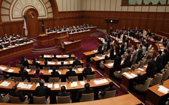 大阪都構想の協定書を承認した大阪市議会（13日、大阪市役所）